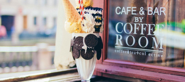 Какао с единорогами и латте с воздушным облачком: кофейни Петербурга с необычными напитками