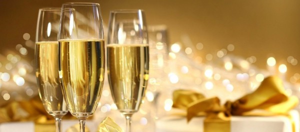 Успеть в последний момент: что подарить на Новый год не дороже 1000 рублей