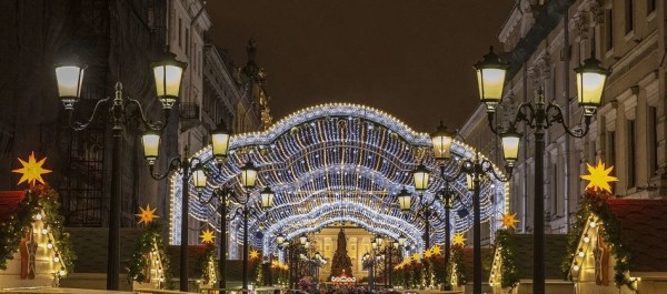 Поезд в никуда, съемная квартира и шоппинг без обеда: как пройдет &laquo;ковидный&raquo; Новый год в Петербурге