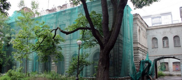 Вместо особняка &mdash; гостиница: какие заброшенные здания Петербурга могут скоро получить вторую жизнь