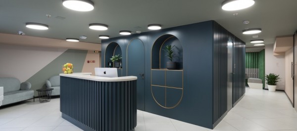 В историческом особянке и для работающих родителей: топ самых стильных и популярных коворкингов в Петербурге