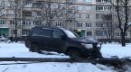 На Васильевском острове автомобиль пробил ограждение и упал в Неву