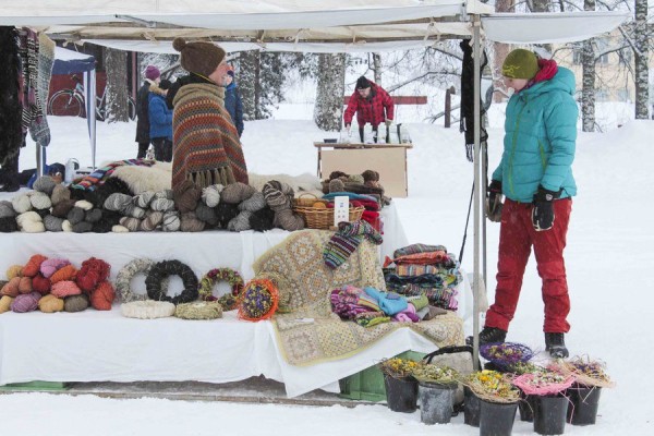 Жители Финляндии придумали новый вид спорта &mdash; бег по снегу в шерстяных носках