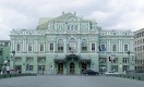 Императорские гиганты и камерные частные: самые популярные театры Петербурга 