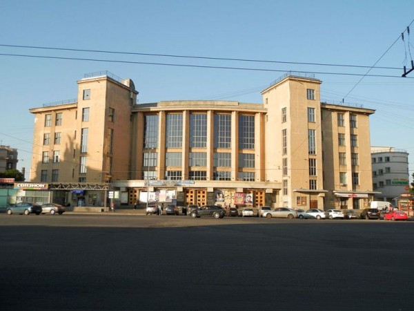 Архитектура Кировского района как наглядное воплощение истории советского строительства