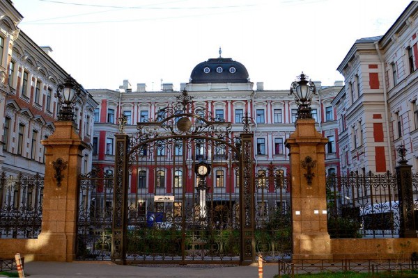 Дома Петербурга, снимавшиеся в кино