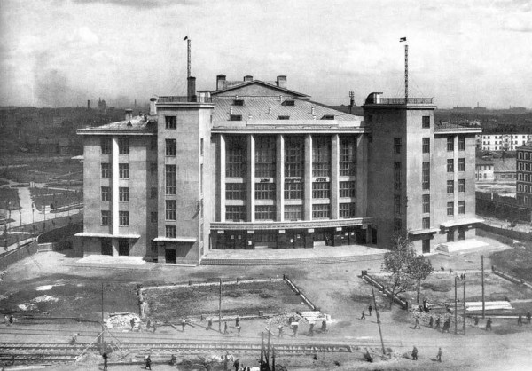 Архитектура Кировского района как наглядное воплощение истории советского строительства