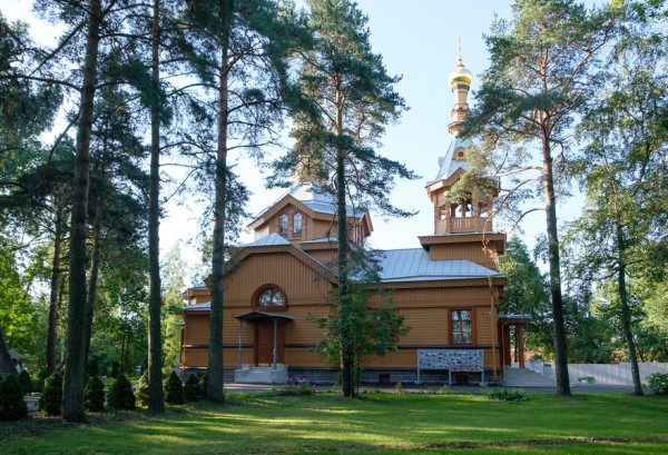 Камень, замок, храм: что смотреть в Лахте, кроме небоскрёба?