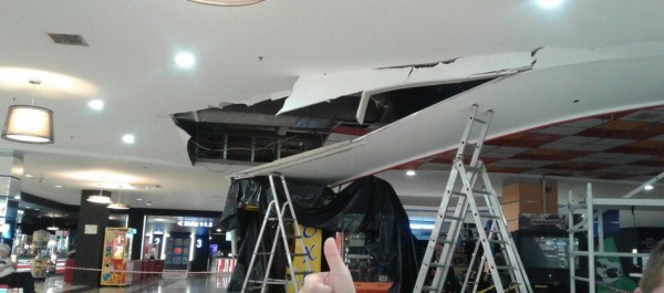 Приморская аномалия: трубы у ТРЦ &laquo;Меркурий&raquo; не первый год открывают порталы в иные миры