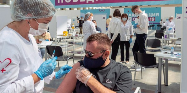 Заработал самый крупный пункт вакцинации от COVID-19 в России