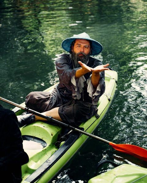 Толкинисты отправились к Везувию, чтобы уничтожить Кольцо всевластия