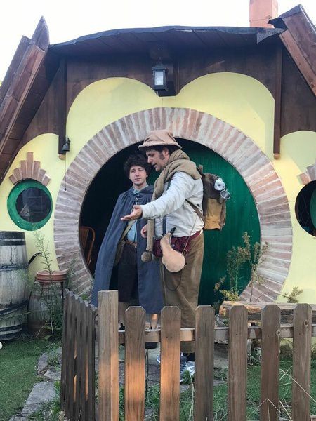 Толкинисты отправились к Везувию, чтобы уничтожить Кольцо всевластия