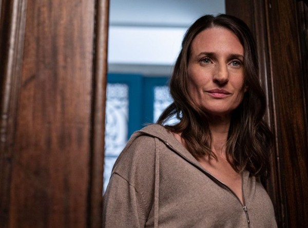 Опубликован первый тизер финального сезона «Убивая Еву» Опубликован первый тизер финального сезона «Убивая Еву»