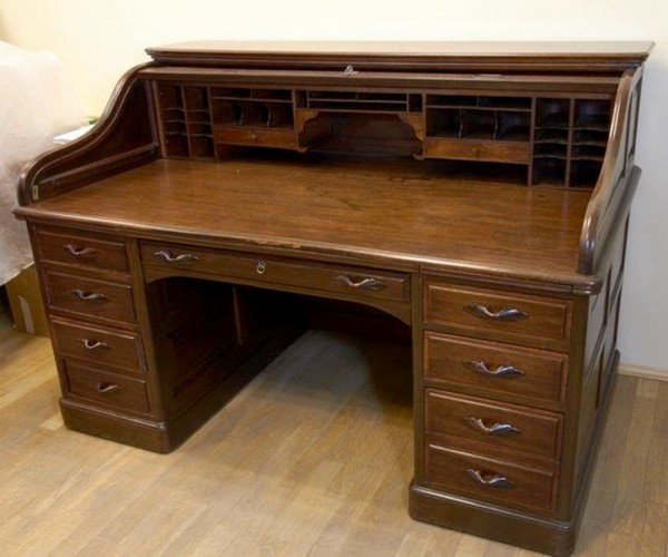  Из мебели и книг Иосифа Бродского составили "Натюрморт"  