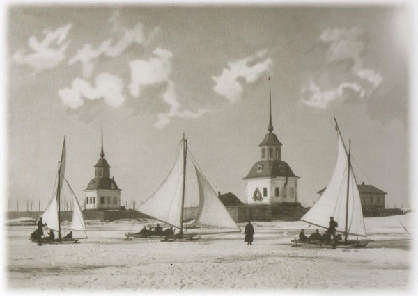 Как петербуржцы ходили под парусом зимой