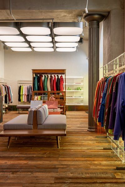 Бренд Monochrome посвятил Петербургу новую капсульную коллекцию