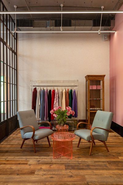 Бренд Monochrome посвятил Петербургу новую капсульную коллекцию