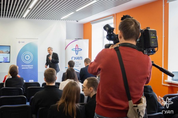 ГУАП презентовал свои разработки в День космонавтики