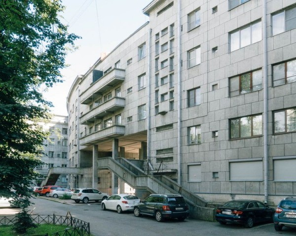 Зелено и богато: прогулка по Аптекарскому острову