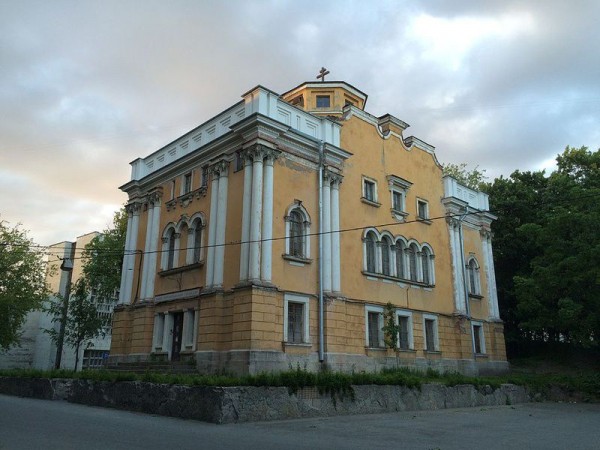 Зелено и богато: прогулка по Аптекарскому острову