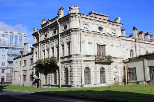 Зелено и богато: прогулка по Аптекарскому острову