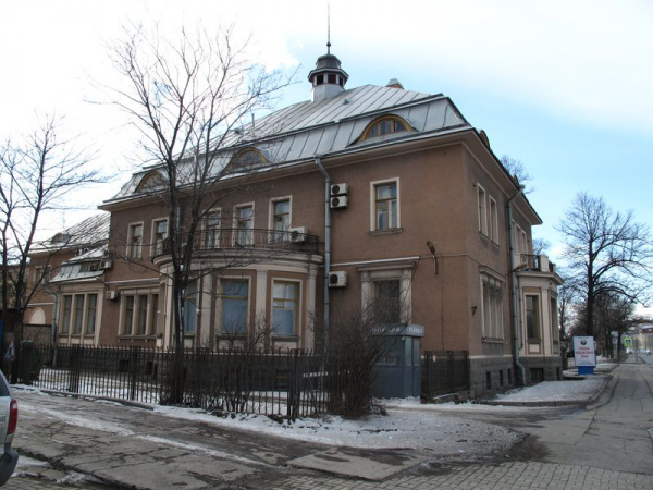 Зелено и богато: прогулка по Аптекарскому острову