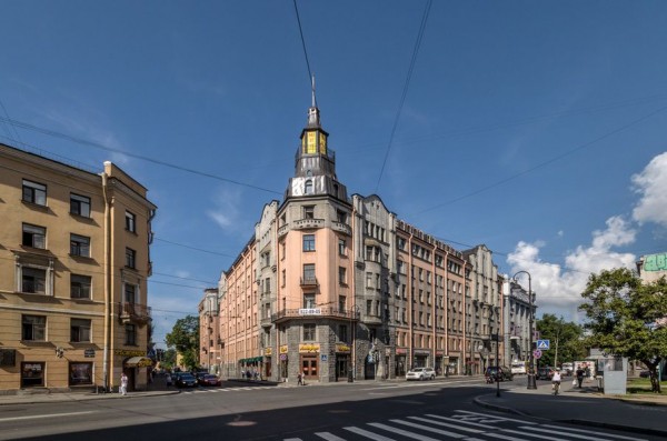 Зелено и богато: прогулка по Аптекарскому острову