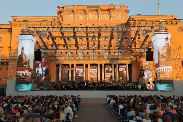 У стен Михайловского замка состоялся концерт &laquo;Ода Петру Великому&raquo;