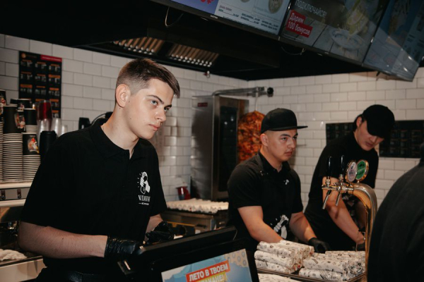 Возле метро &laquo;Озерки&raquo; в Петербурге открылась новая точка VLAVAШE