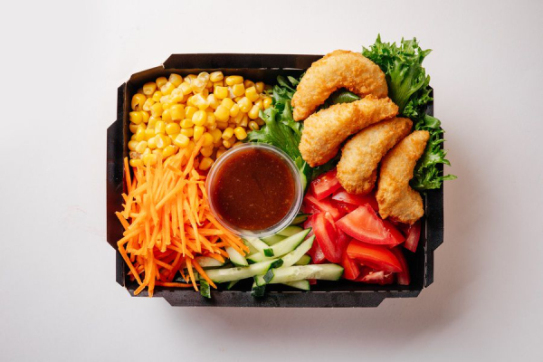 Кафе VLAVAШЕ презентовало новые сезонные салаты