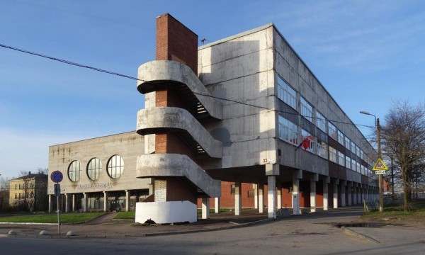 Островная жизнь: прогулка по Канонерскому острову