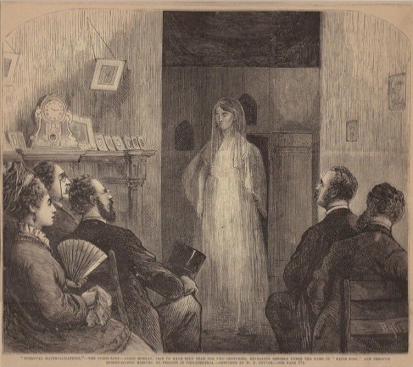 Спиритизм: любимое развлечение аристократов дореволюционного Петербурга