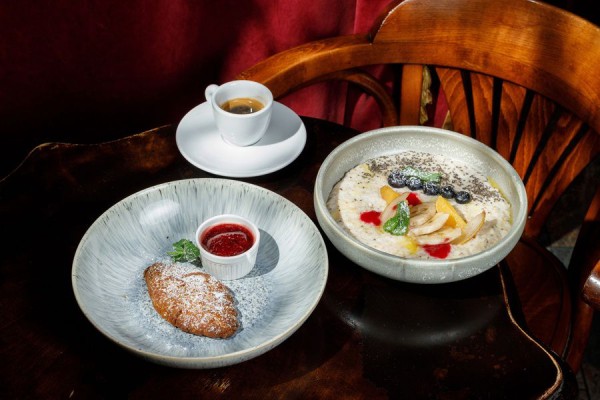 Арт-кафе &laquo;Сундук&raquo; представило новое меню завтраков в Петербурге