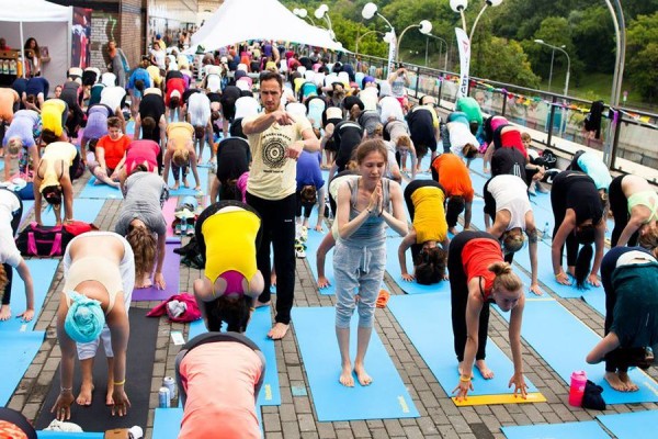 Три популярные школы йоги, где можно обучиться на преподавателя онлайн