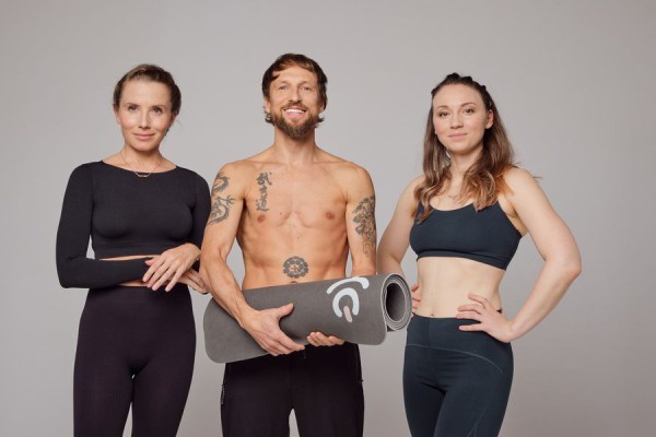 Три популярные школы йоги, где можно обучиться на преподавателя онлайн