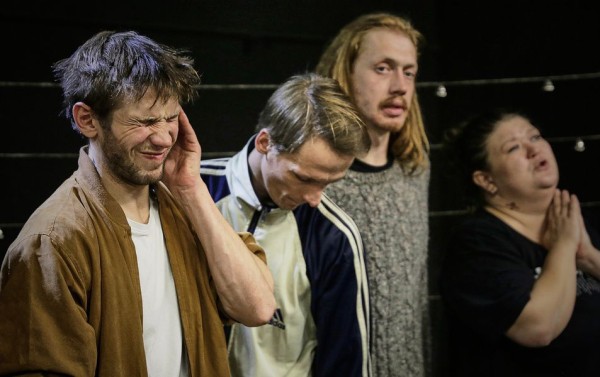 Правила проживания в общежитии: рецензия на спектакль &laquo;Общага на крови&raquo;