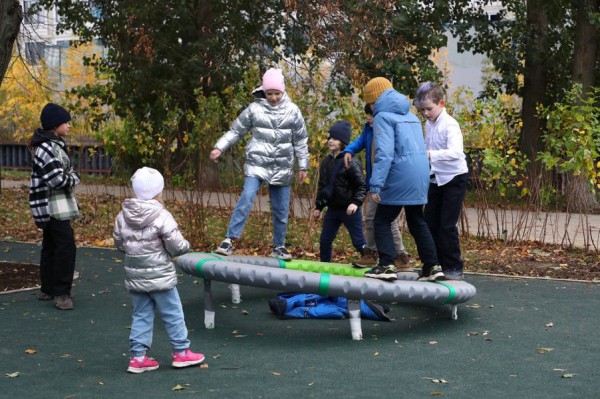 На набережной Смоленки в Петербурге благоустроили бульвар