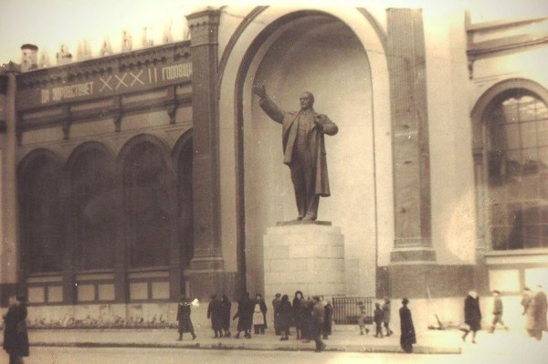 Куда никогда не придут поезда. История Варшавского вокзала в Петербурге