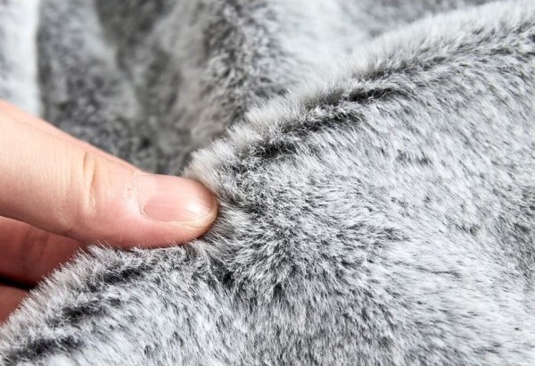 Японская компания выпустила постельное бельё с эффектом кошачьей шерсти