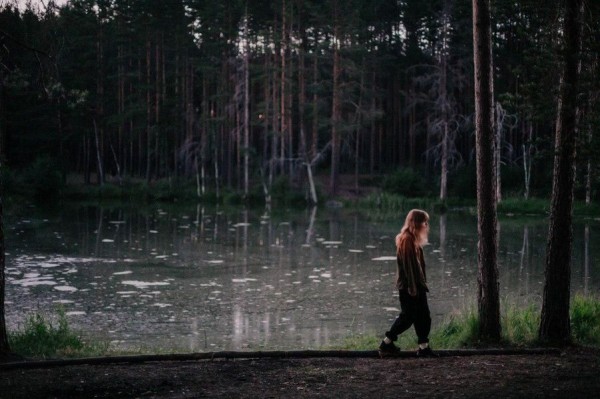 Сон и его метастазы: рецензия на фильм &laquo;На тебе сошёлся клином белый свет&raquo;