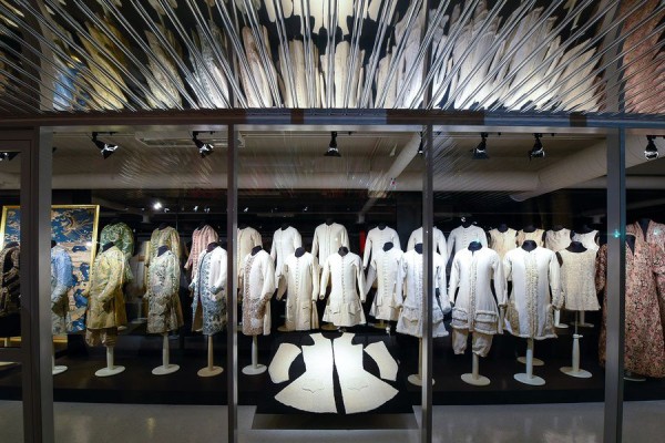 Эрмитаж открыл выставку костюмов Петра I