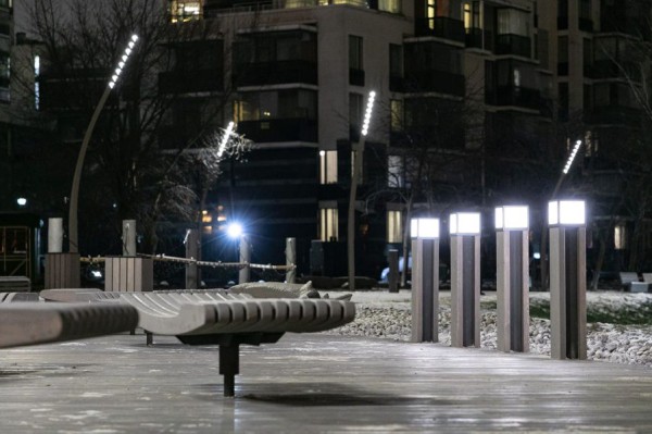 На набережной Карповки появились гамаки, лежаки и осетра