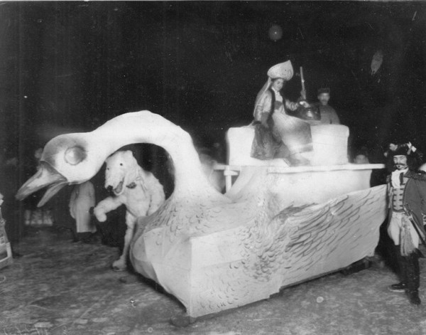 KudaGo в Петербурге прошлого: любимая зимняя забава жителей дореволюционного города