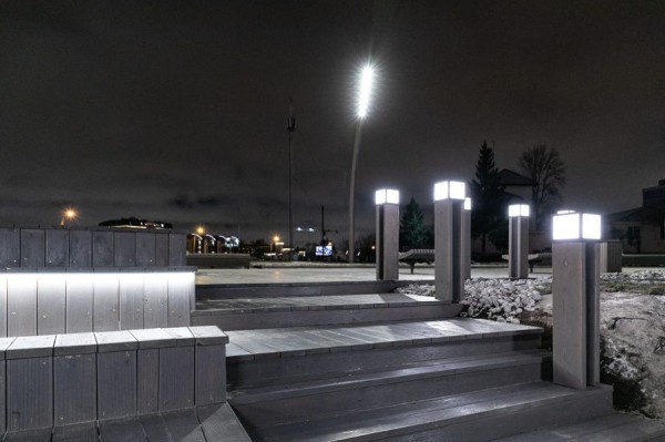 На набережной Карповки появились гамаки, лежаки и осетра