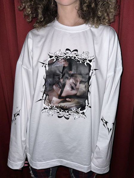 ANIKV и Саша Сахарная выпустили мерч в честь выхода нового альбома певицы в VK Музыке