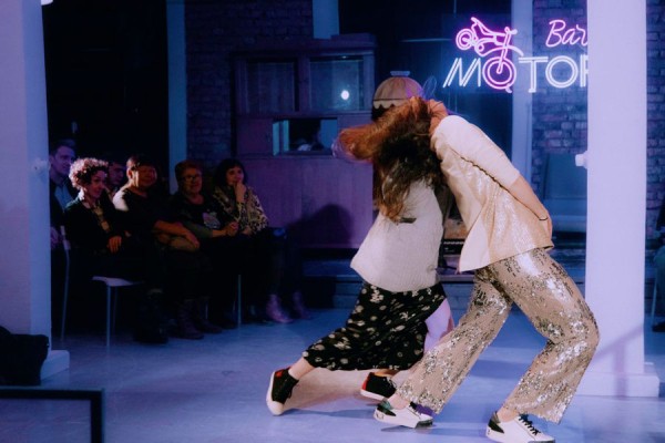 Голоса из темноты: рецензия на спектакль &laquo;Конец света, моя любовь&raquo;&raquo;