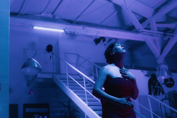 Голоса из темноты: рецензия на спектакль &laquo;Конец света, моя любовь&raquo;&raquo;