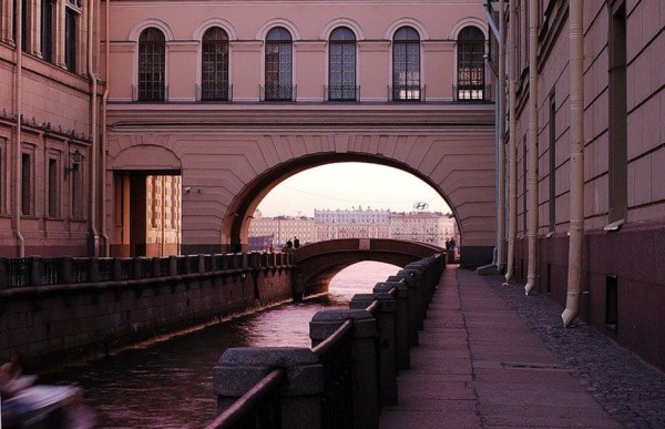 Город глазами творческих людей: самые забавные названия и живописные локации Санкт-Петербурга Город глазами творческих людей: самые забавные названия и живописные локации Санкт-Петербурга