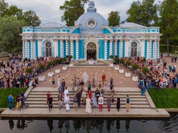 &laquo;Царское Село&raquo; устраивает театрализованное дефиле в Екатерининском парке